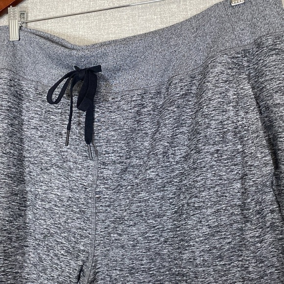 NWT Calia by Carrie Underwood Cozy Essentials Jogger Gray and Black Heathered - Picture 2 of 6